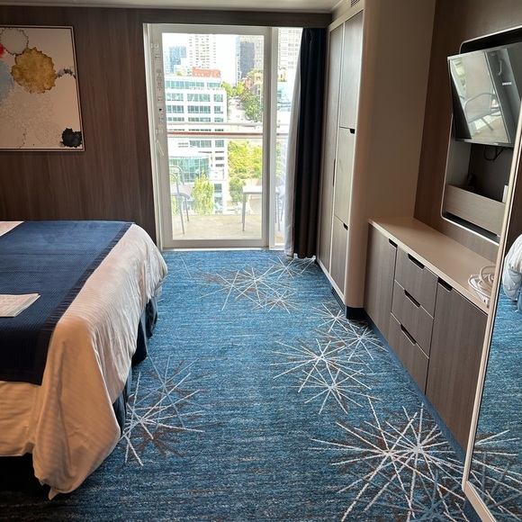 OUR TRIP TO ALASKA ON THE NORWEGIAN ENCORE! - Picture 2 of 13